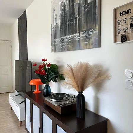 Vue Sarthe, Balcon, Parking Securise, Gare A Pied